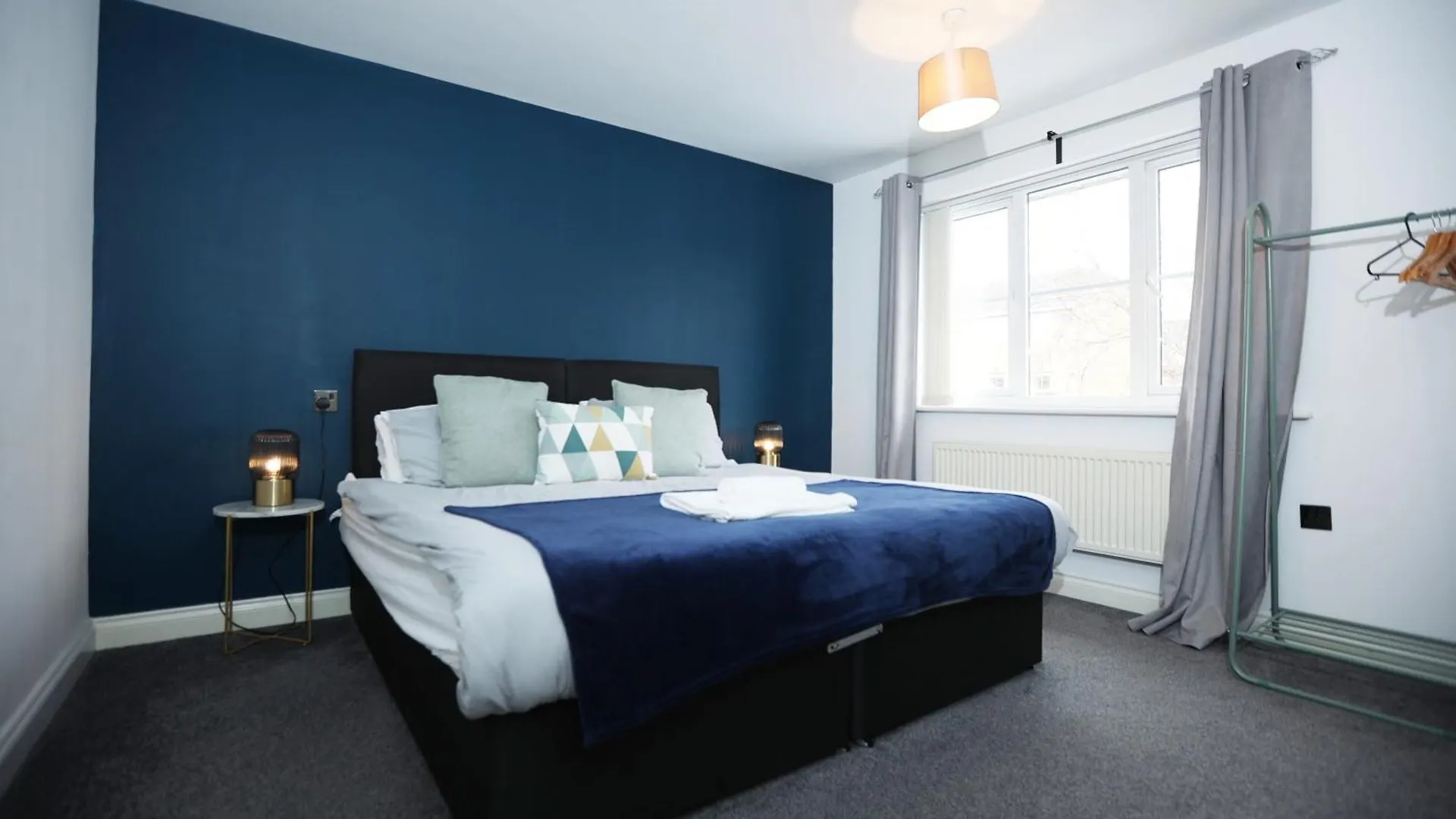Hébergement de vacances Milestone House By N And N Stays, Contractor Friendly, 6 Bed House, Sleeps 10, Private Parking, Wifi Cardiff