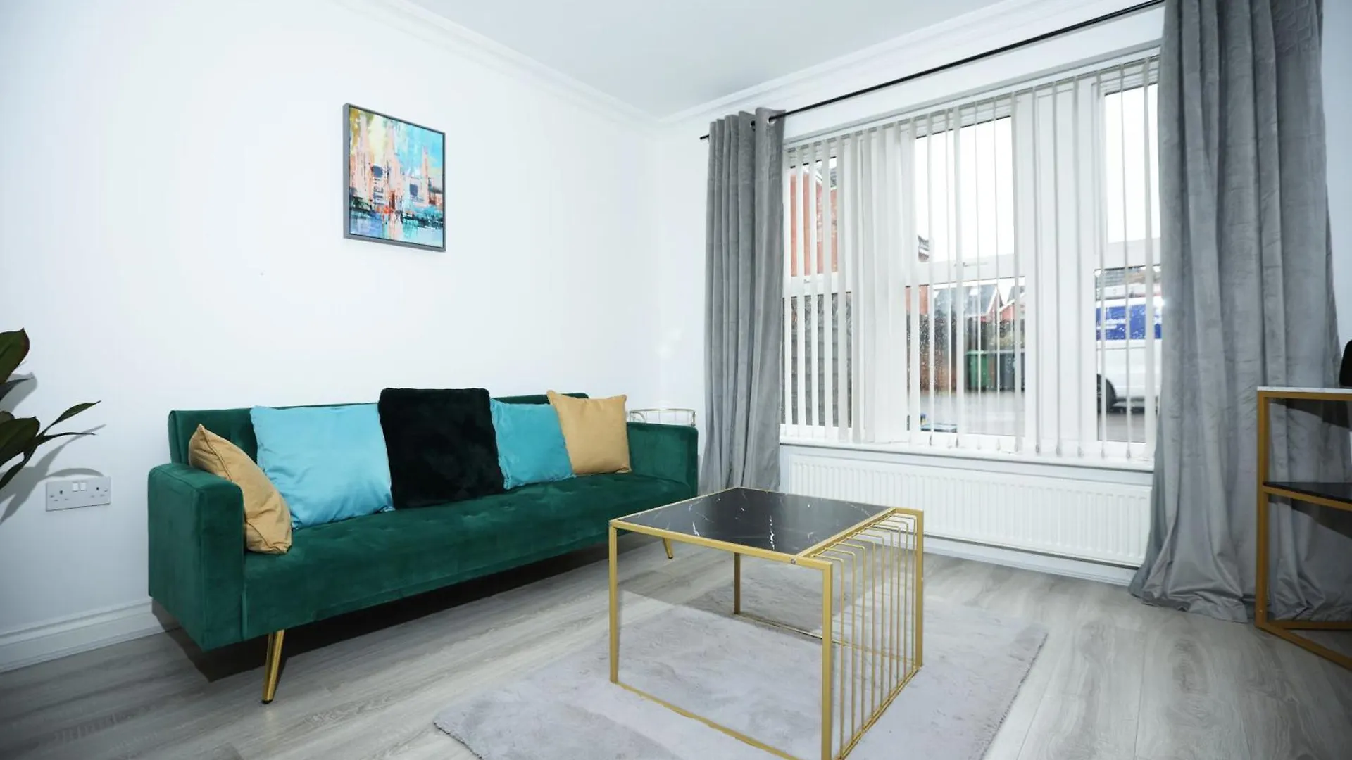 Milestone House By N And N Stays, Contractor Friendly, 6 Bed House, Sleeps 10, Private Parking, Wifi Cardiff Hébergement de vacances