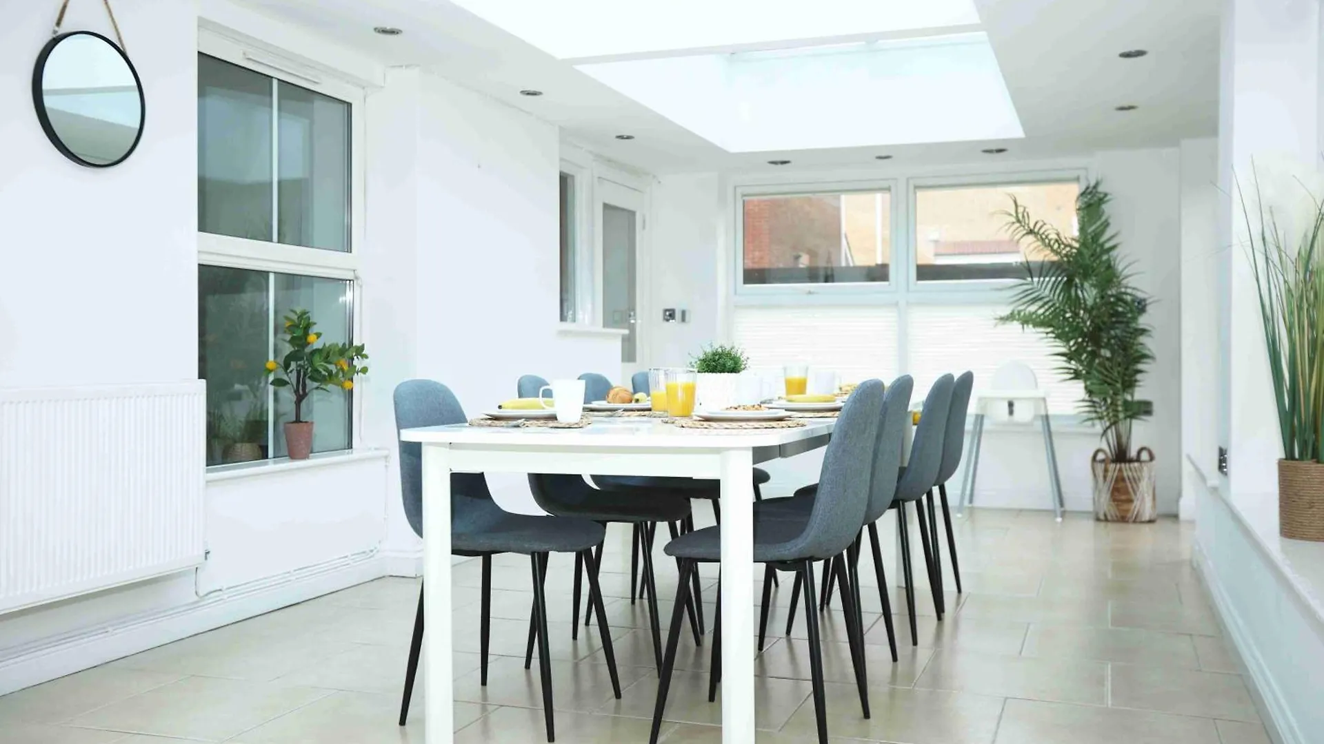 Hébergement de vacances Milestone House By N And N Stays, Contractor Friendly, 6 Bed House, Sleeps 10, Private Parking, Wifi Cardiff Royaume-Uni