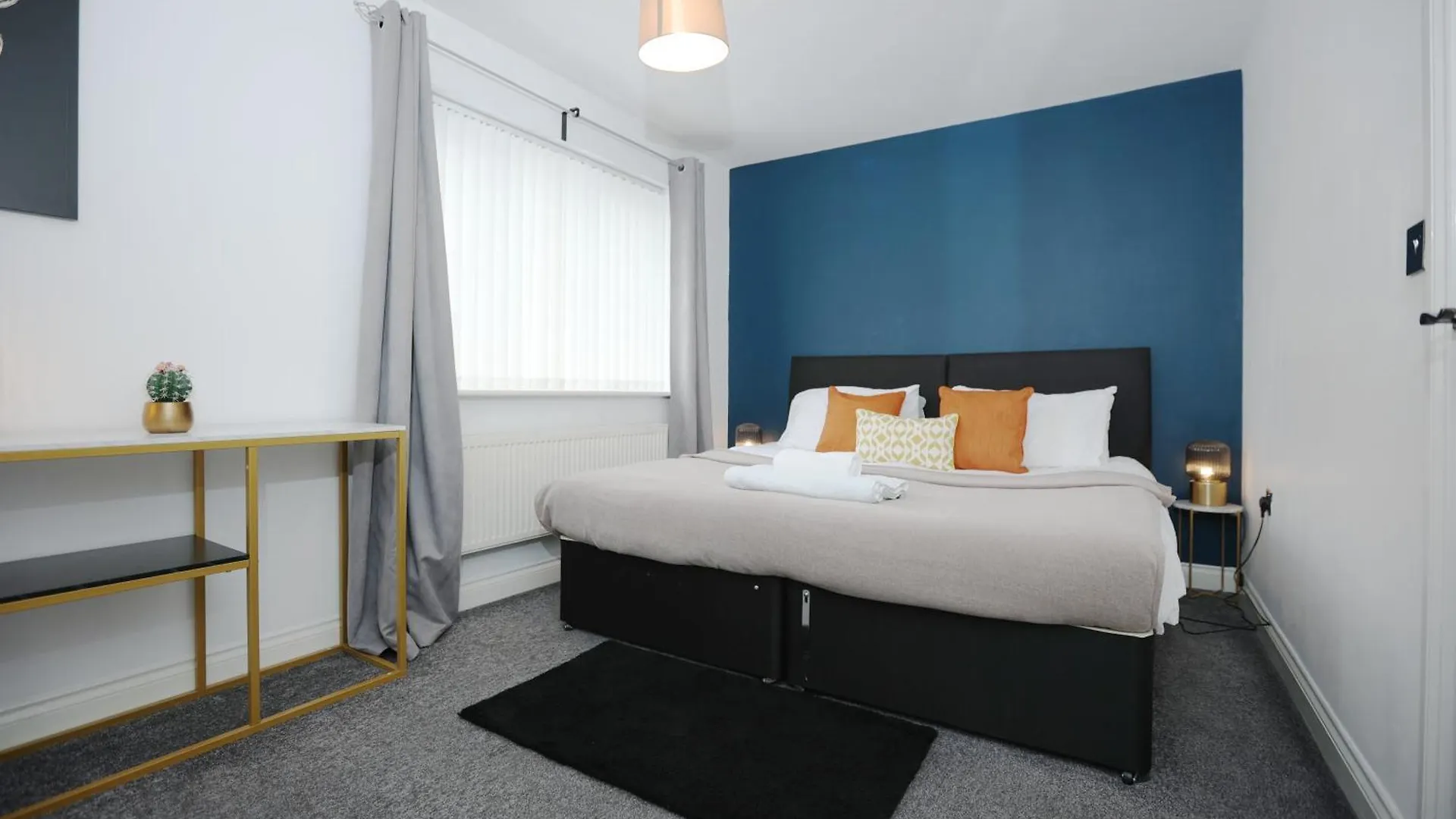 Hébergement de vacances Milestone House By N And N Stays, Contractor Friendly, 6 Bed House, Sleeps 10, Private Parking, Wifi Cardiff Royaume-Uni